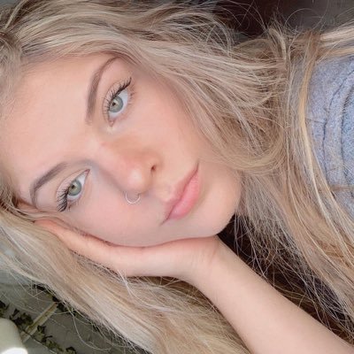 Profile Picture of Ava (@avaiverson) on Twitter