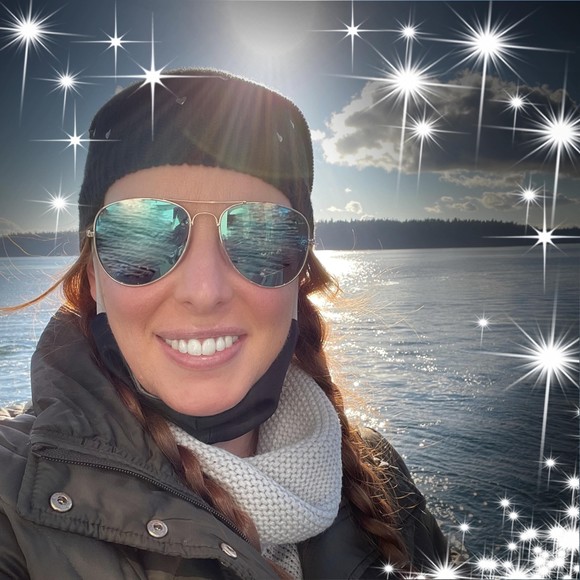 Profile Picture of Lindsay Reigrut (@redalert_210) on Poshmark