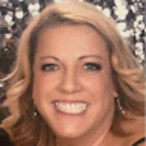 Profile Picture of Beth Milinsky (@bmilinsky) on Poshmark