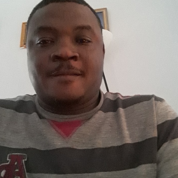 Profile Picture of Abdul Umar (@fareed1209) on Poshmark