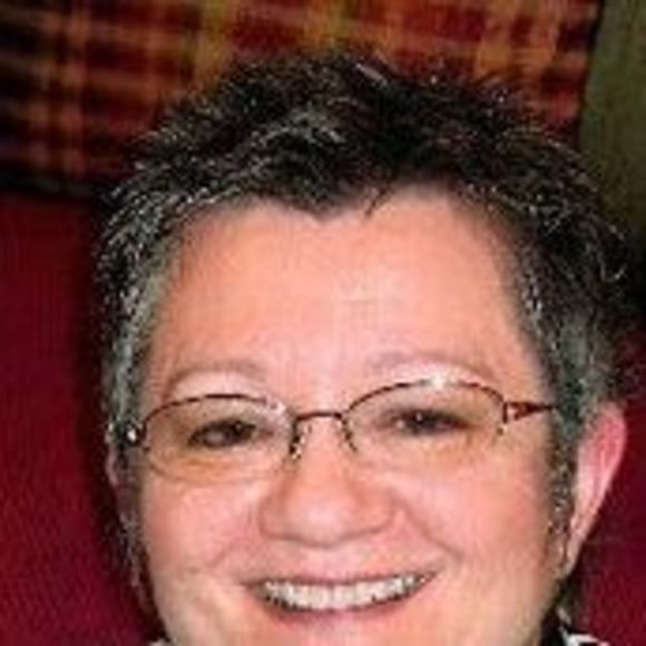 Profile Picture of Brenda Biberdorf (@brendabib) on Poshmark