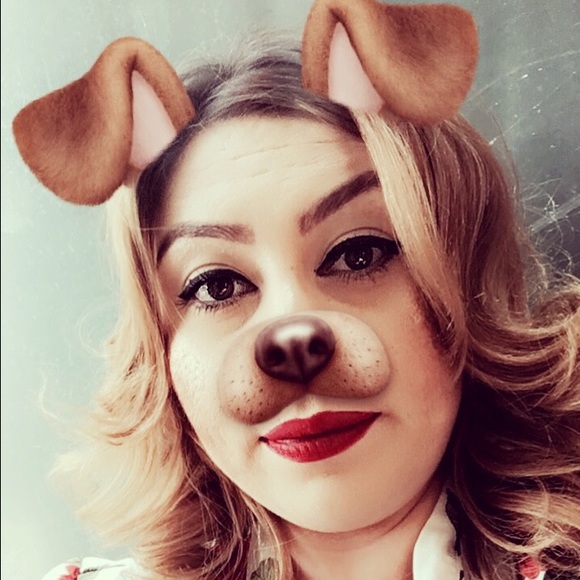 Profile Picture of Bianca Paz (@bee230) on Poshmark