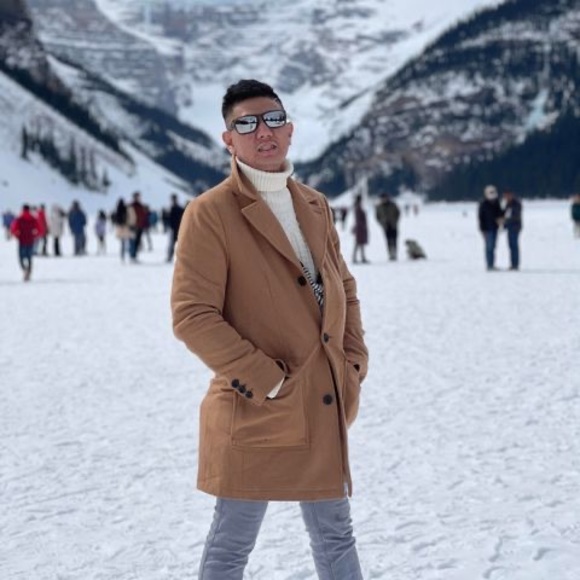 Profile Picture of Jasper Taeza (@jaspertaeza) on Poshmark
