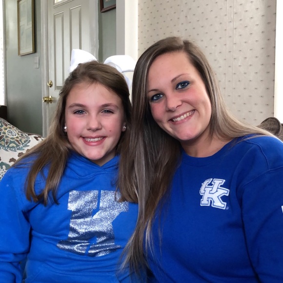 Profile Picture of Lindsey Gritton (@lbgritton) on Poshmark