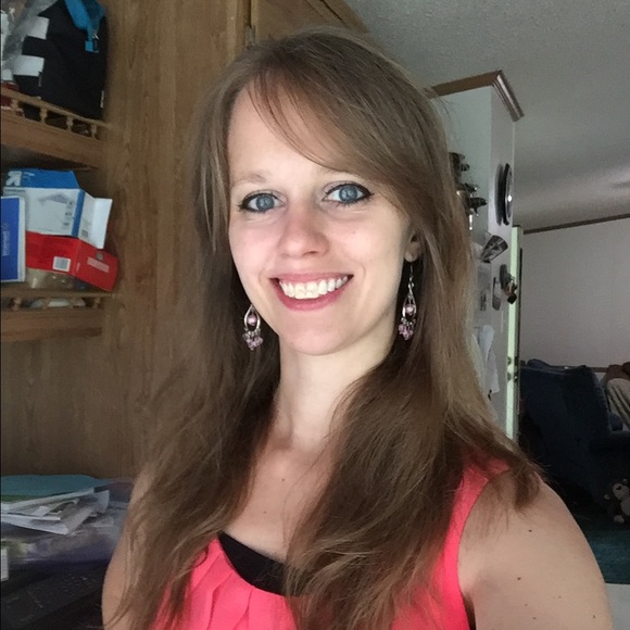 Profile Picture of Kristi Causey (@kricau) on Poshmark