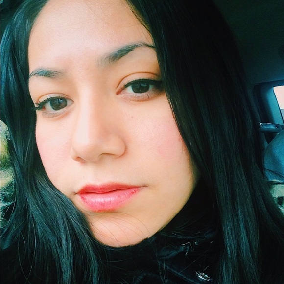 Profile Picture of Jazmin Cambray (@camjazze) on Poshmark