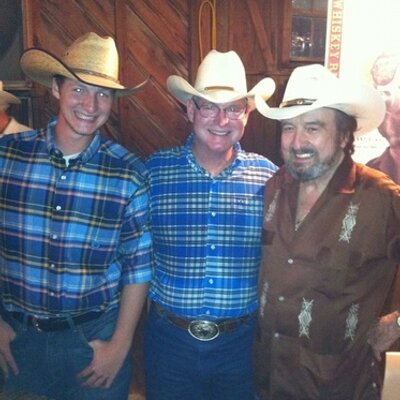 Profile Picture of James Golla (@NickGolla) on Twitter