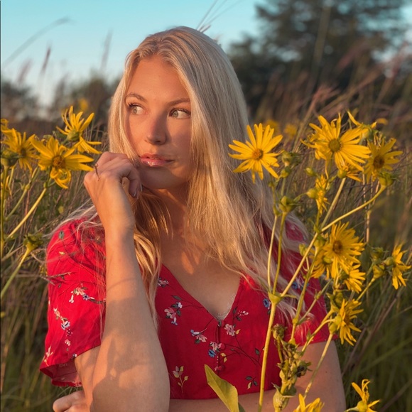 Profile Picture of Libby Gill (@libby_29) on Poshmark