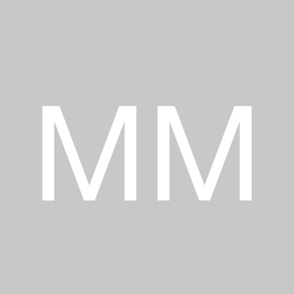 Profile Picture of Manon Martin (@manoushkam) on Poshmark