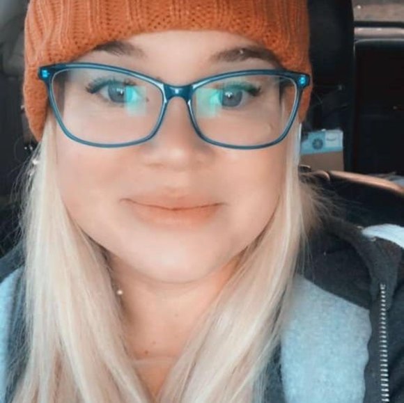 Profile Picture of Libby Wagner (@libbywagner) on Poshmark