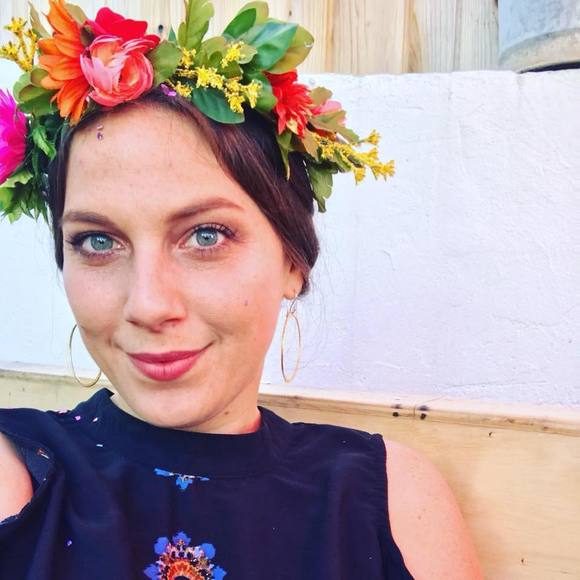 Profile Picture of Jeneen Mustafa (@thisisjeneen) on Poshmark