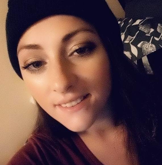 Profile Picture of Britney Froats (@britneyfroats) on Poshmark