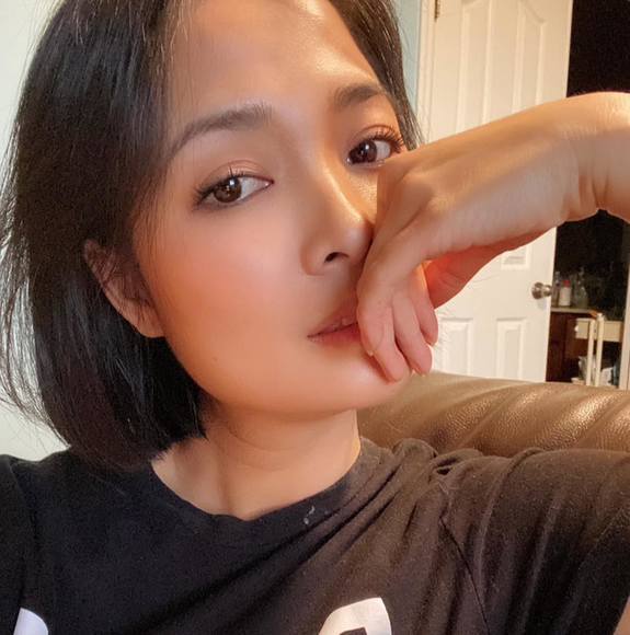 Profile Picture of Cuc Le (@mayale) on Poshmark