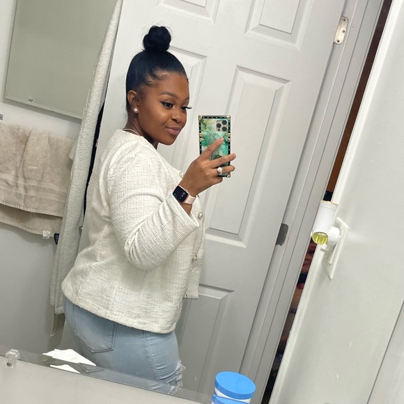 Profile Picture of Kim Crespo (@kimcrespo97) on Poshmark