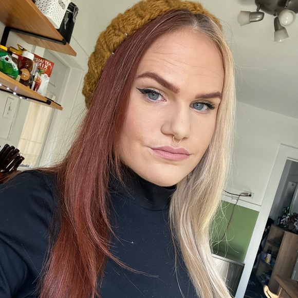 Profile Picture of Katelyn Howard (@kats_kloset23) on Poshmark