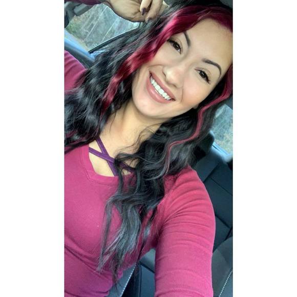 Profile Picture of Chrissy Neece (@csexton24) on Poshmark