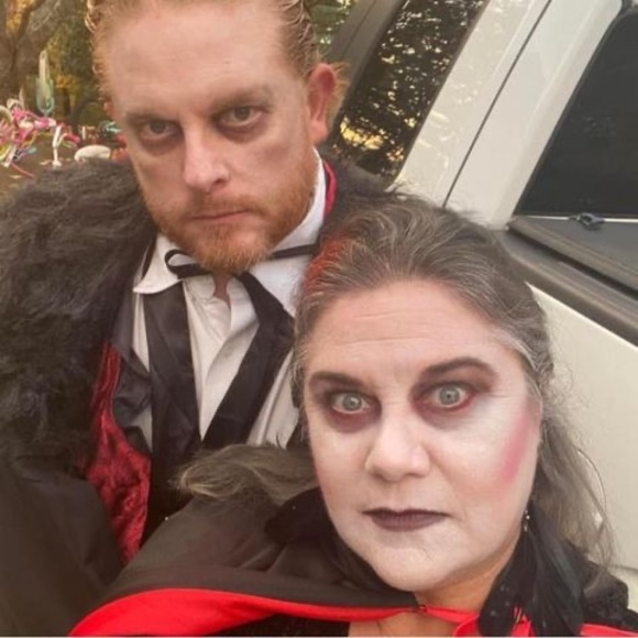 Profile Picture of Nikki Hanley (@nikki_hanley) on Poshmark