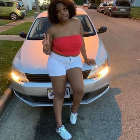 Profile Picture of Jamonie Smith (@zanajah17) on Poshmark