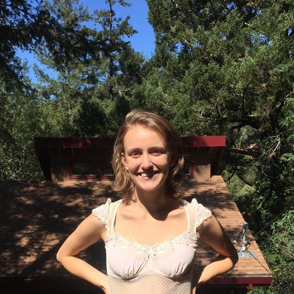 Profile Picture of Amber Suzor (@suzor2) on Poshmark