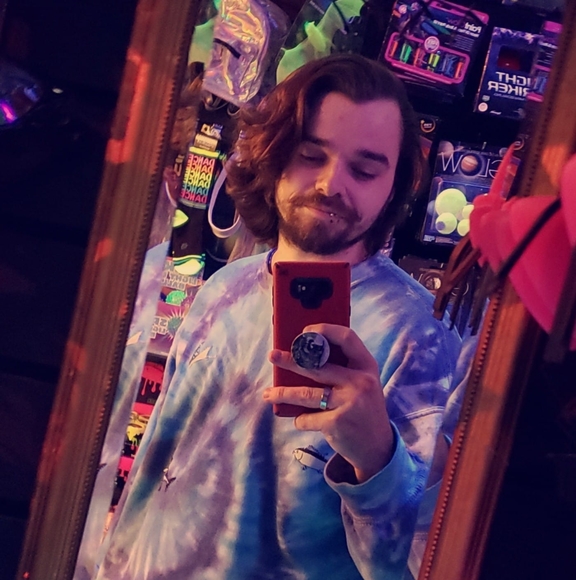 Profile Picture of Zachary Chase (@zacharycm) on Poshmark