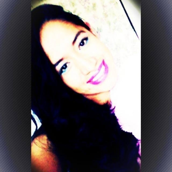 Profile Picture of Lisa Angelo (@lysaangelo) on Poshmark