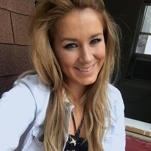 Profile Picture of Amelia Walsh (@amelia_walsh) on Poshmark