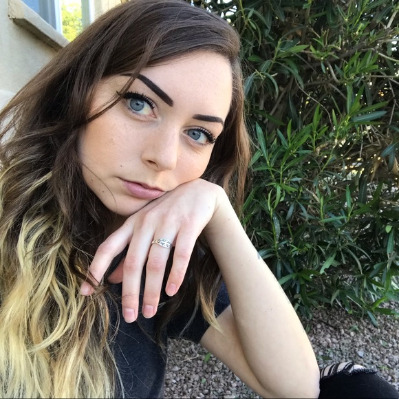 Profile Picture of Lucille Johnson (@luseal_johnson) on Poshmark