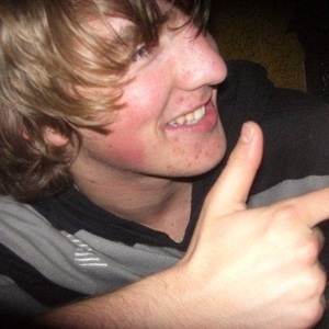 Profile Picture of Olly Evans (@boxjob) on Myspace