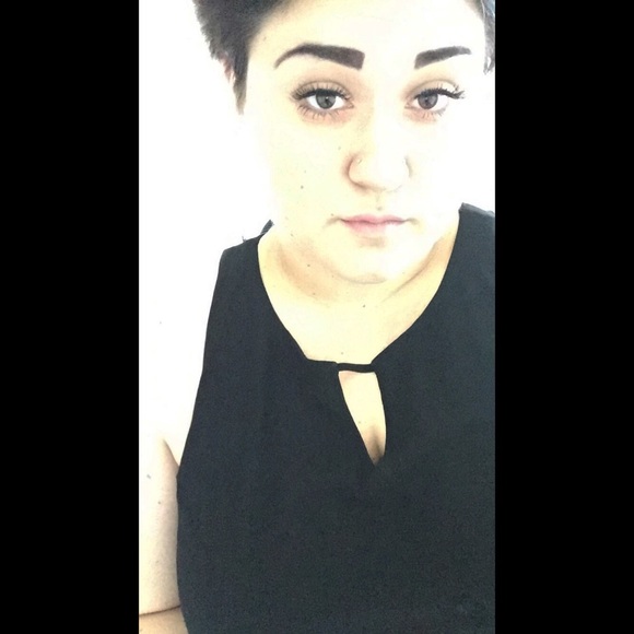 Profile Picture of Dacey Lafollette (@daceyfarah1997) on Poshmark