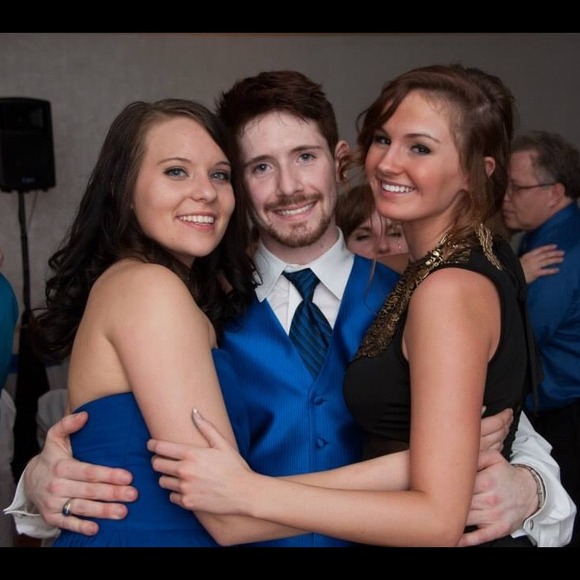 Profile Picture of Kelly Statter (@kelllaystattaah) on Poshmark