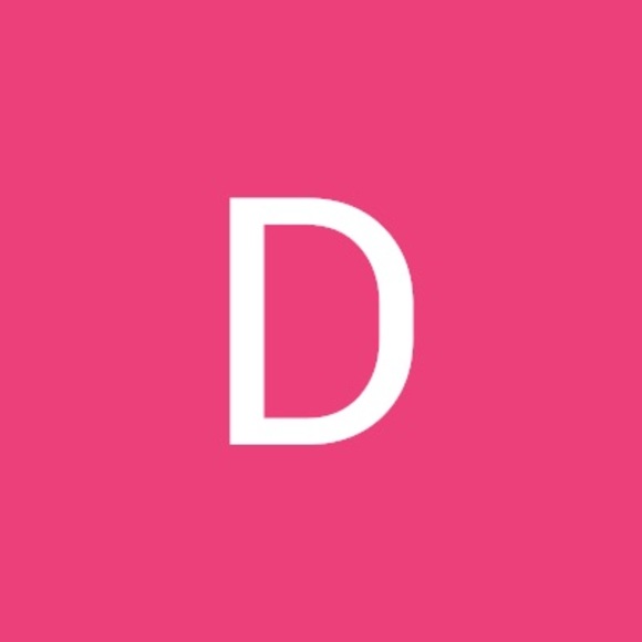 Profile Picture of Danielle Auerbach-oustatcher (@danielleauer500) on Poshmark