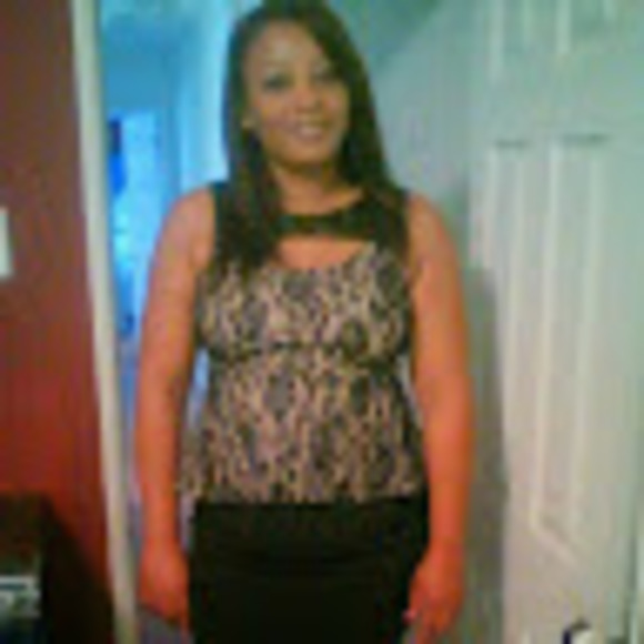 Profile Picture of Anne Saraison (@pegganounou) on Poshmark