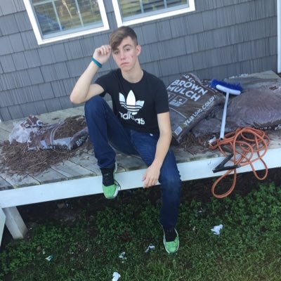 Profile Picture of Robert McReynolds (@RobertM64536230) on Twitter