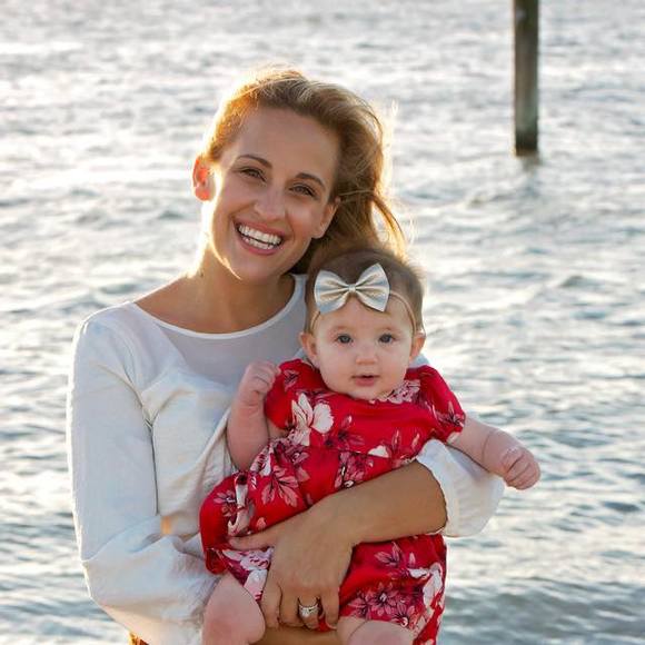 Profile Picture of Natalie Vietro (@nvietro) on Poshmark