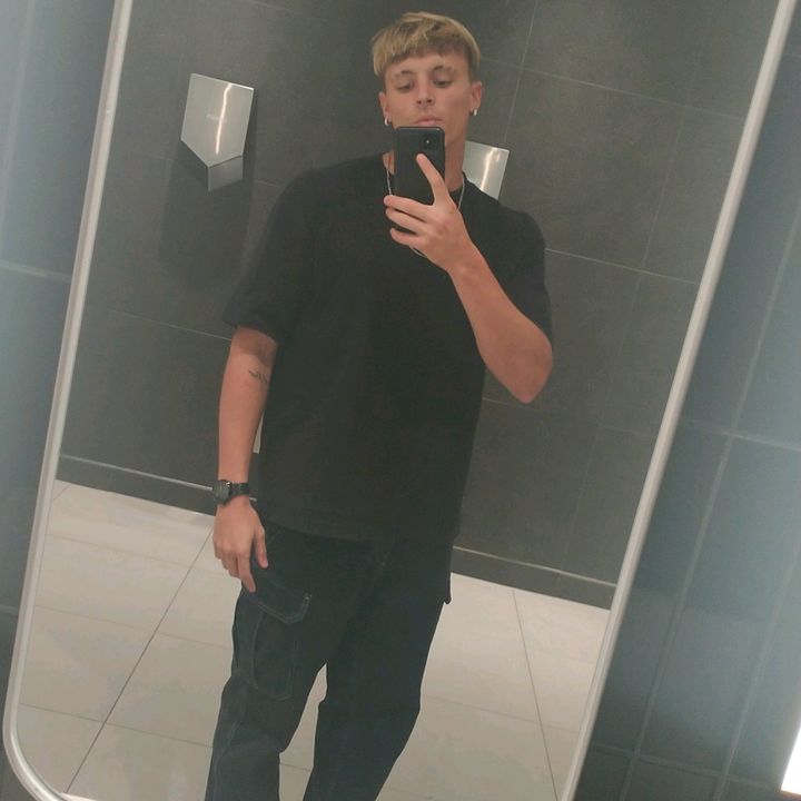 Profile Picture of Maurice . Francois . Theart (@maurice02122000) on Tiktok