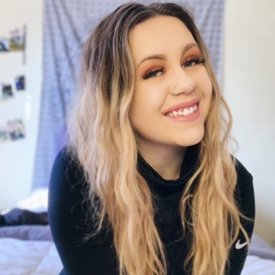 Profile Picture of Autumn Faulkner (@Moosebudder) on Twitter