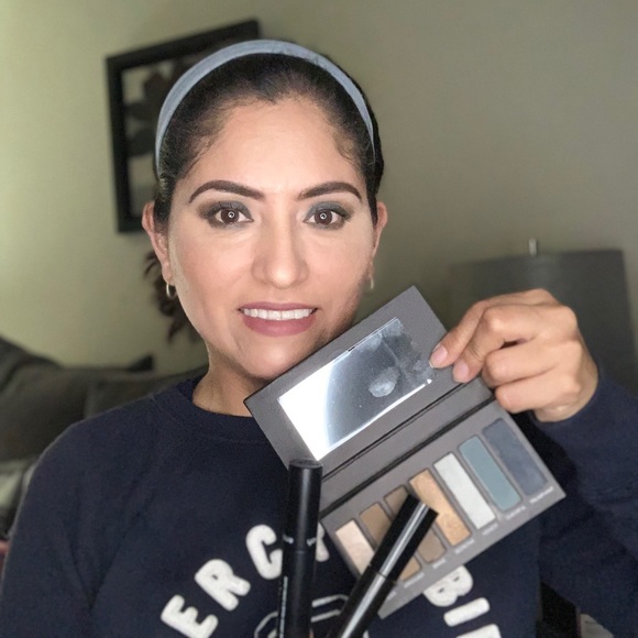 Profile Picture of Maria Quintana (@mariaquintan582) on Poshmark