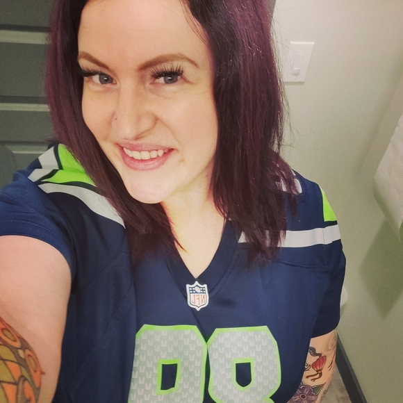 Profile Picture of Jaymee Mohr (@jaylee0510) on Poshmark