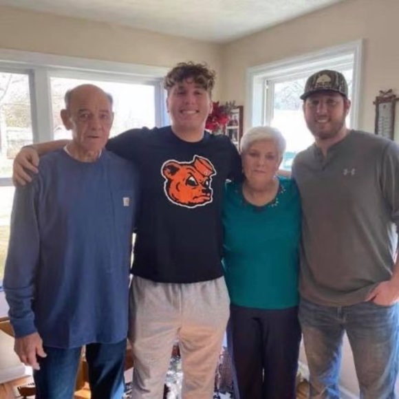 Profile Picture of Jacob Mcculley (@jacobmcculley01) on Poshmark