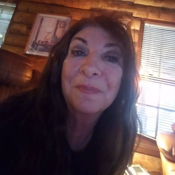 Profile Picture of Teresa Hatchell (@teresahatchell) on Poshmark