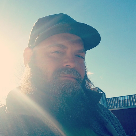 Profile Picture of Brian Brown (@bbrown78) on Poshmark