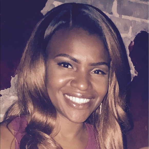 Profile Picture of Bridget Norlund (@lovelyb19) on Poshmark