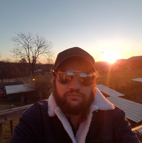 Profile Picture of Nathaniel Moore (@bignatedog94) on Poshmark