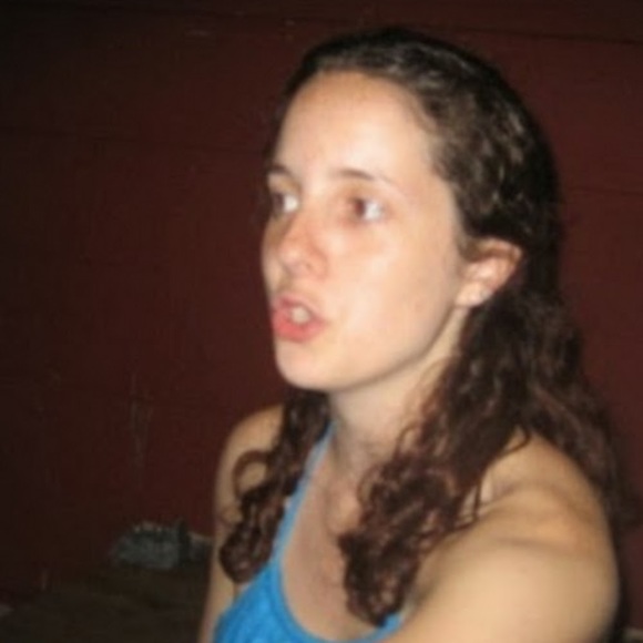 Profile Picture of Donna Gruca (@donz0626) on Poshmark