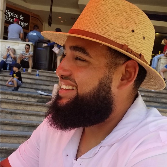 Profile Picture of Andrew Rios (@arios1124) on Poshmark