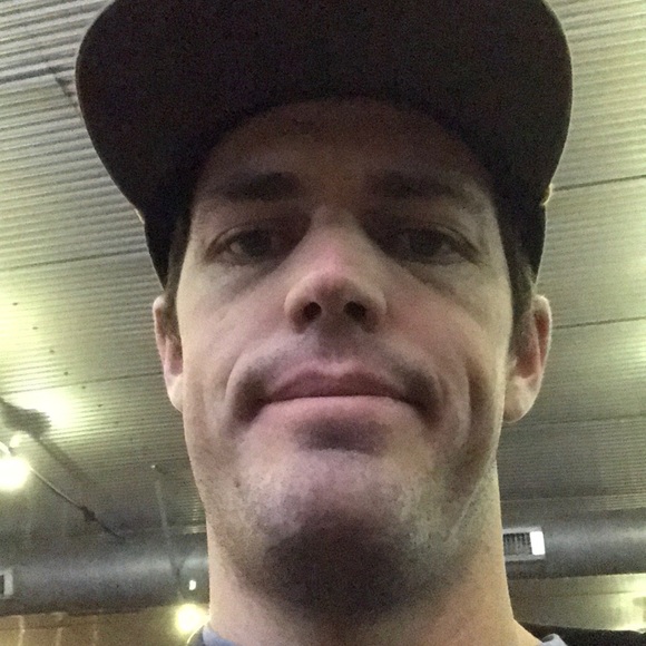 Profile Picture of Sam Wells (@samwells887) on Poshmark