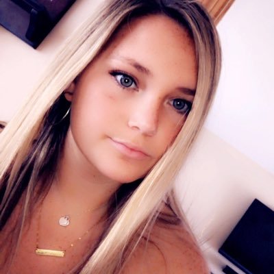 Profile Picture of Julia Walker (@juliawalker01) on Twitter