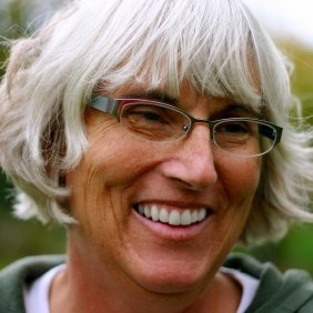 Profile Picture of Nancy Oswald-Bates (@GamesOswald) on Twitter
