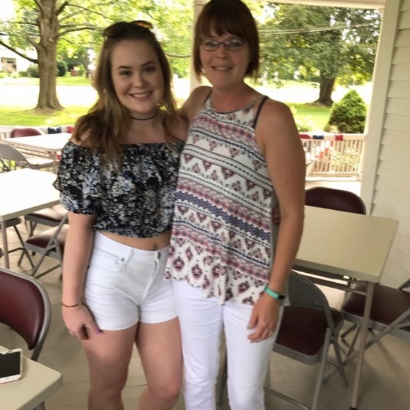 Stacie Peck - Poshmark Profile Picture of Stacie Peck (@stacepeck) on Poshmark