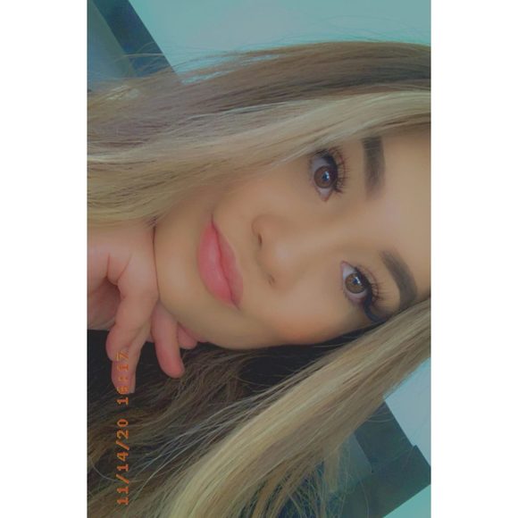 Hilary Hernandez - Poshmark Profile Picture of Hilary Hernandez (@hilary10212) on Poshmark